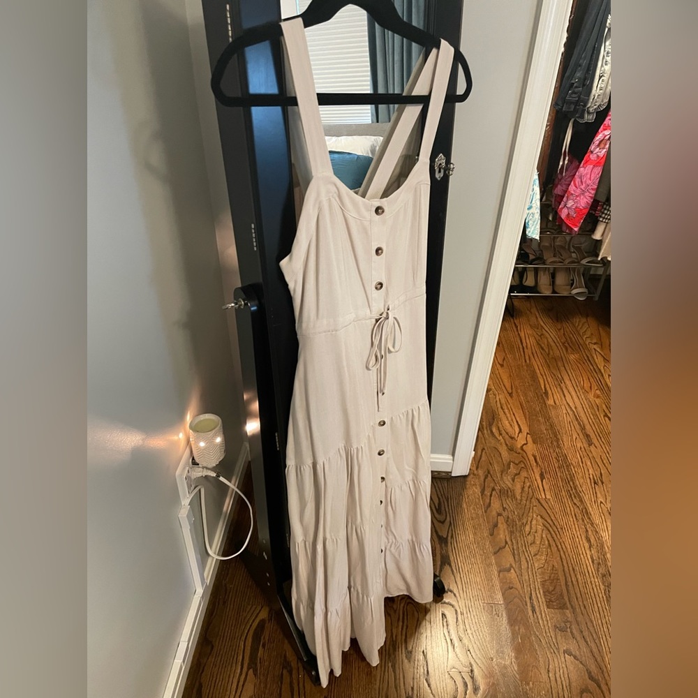 Lulu’s “See the City” Beige Button Dress